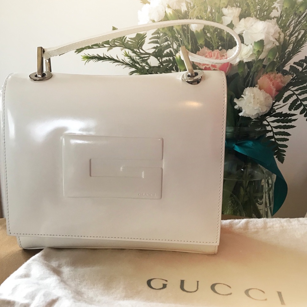 Gucci magnetic clasp handbag (med/small)